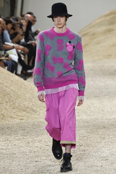 Look 3